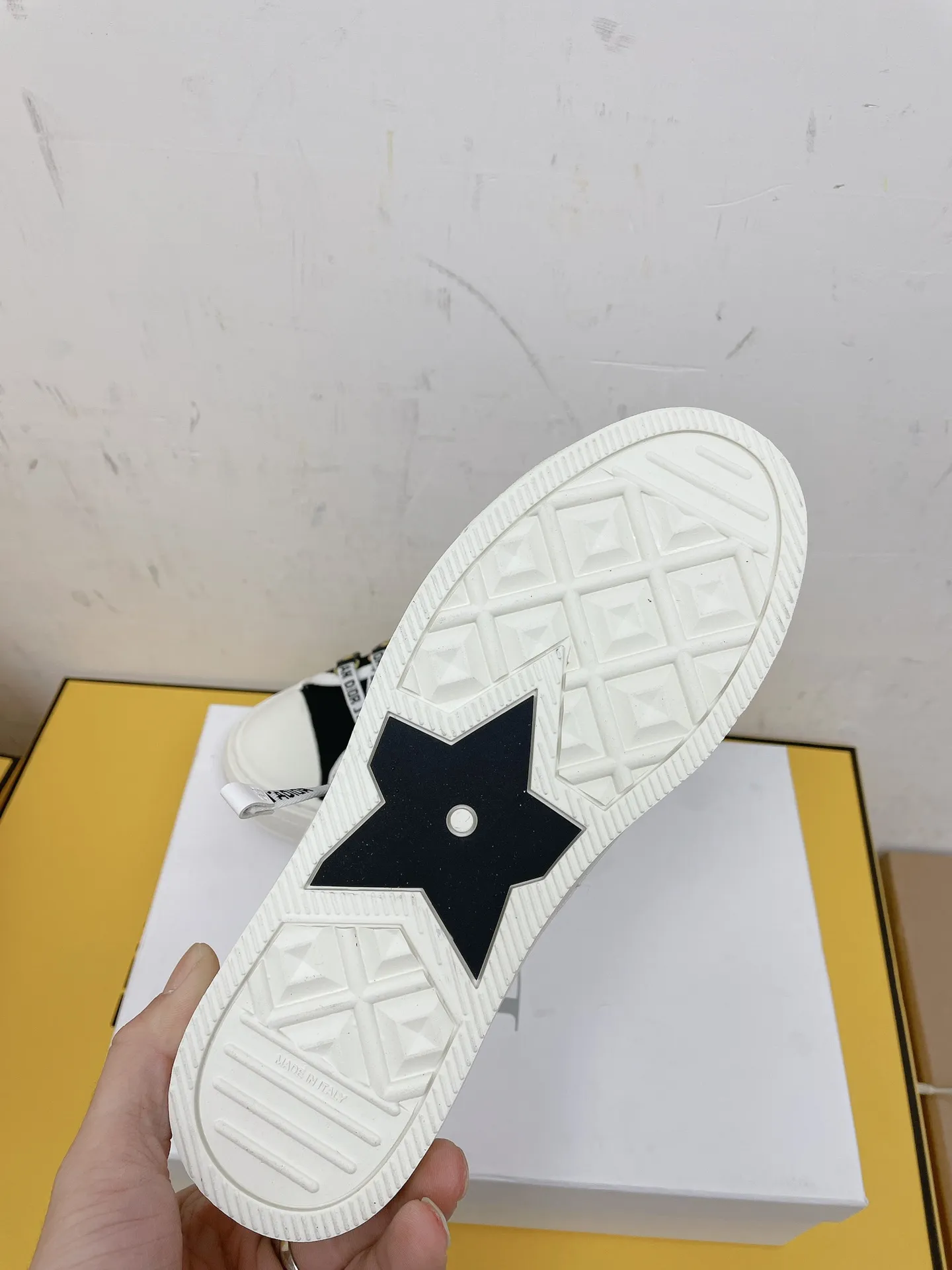 👟👟Ex-factory price 420👟👟 DIOR classic casual shoes black and white, classic 2 colors + 21 spring and summer latest colors, black and white, countless Internet celebrity shows, crazy rhythm, 21 spring and summer new products have richer materials, craftsmanship and design elements, so beautiful🔸Number: 35-40